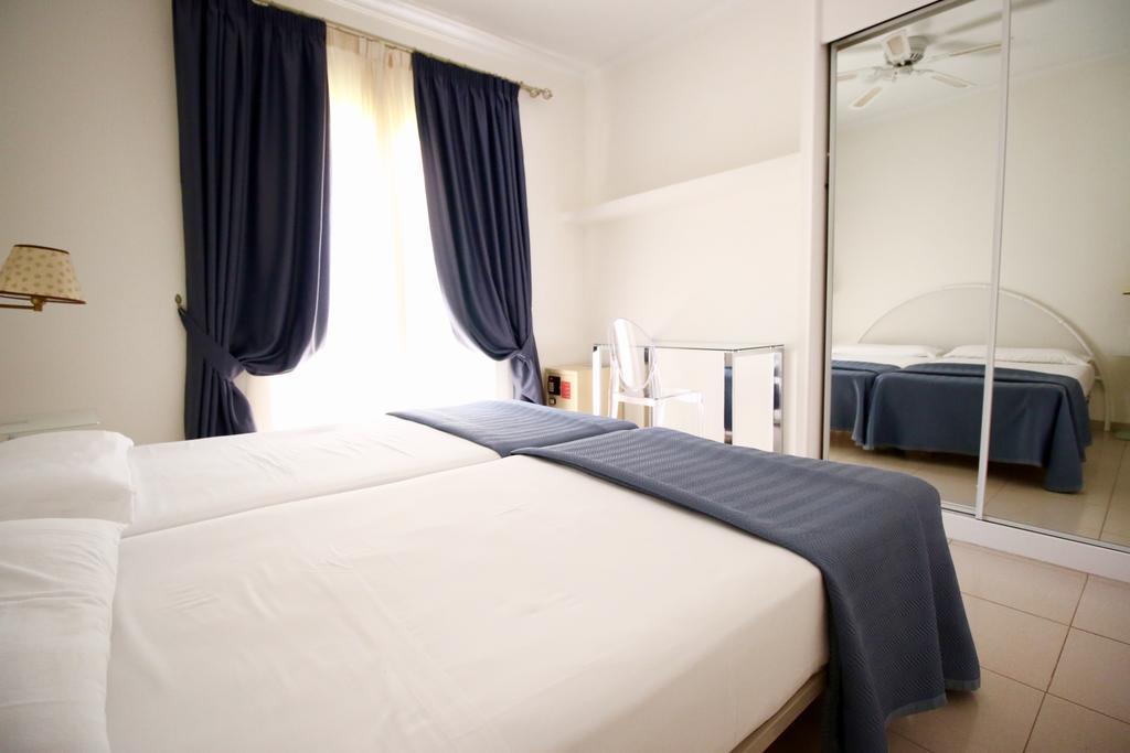 Apartment Golf Park Los Abrigos Pokoj fotografie