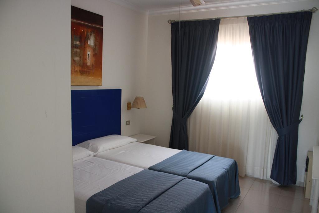 Apartment Golf Park Los Abrigos Pokoj fotografie